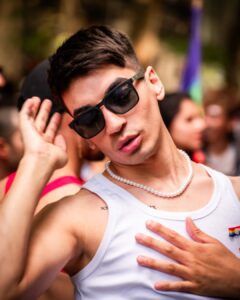 Retratos de la XXXII #MarchaDelOrgullo CABA @marchadelorgulloar ............#LGBT #lesbiana #gay #bisexual #trans #nobinarie #orgullo2023 #orgullo #lgbtq #retratos #retrato #fotoperiodismo #fotografiacalle (10)