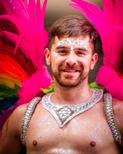 Retratos de la XXXII #MarchaDelOrgullo CABA @marchadelorgulloar ............#LGBT #lesbiana #gay #bisexual #trans #nobinarie #orgullo2023 #orgullo #lgbtq #retratos #retrato #fotoperiodismo #fotografiacalle (16)