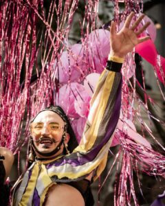 Retratos de la XXXII #MarchaDelOrgullo CABA @marchadelorgulloar ............#LGBT #lesbiana #gay #bisexual #trans #nobinarie #orgullo2023 #orgullo #lgbtq #retratos #retrato #fotoperiodismo #fotografiacalle (19)