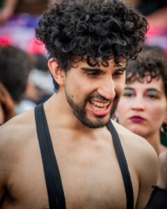 Retratos de la XXXII #MarchaDelOrgullo CABA @marchadelorgulloar ............#LGBT #lesbiana #gay #bisexual #trans #nobinarie #orgullo2023 #orgullo #lgbtq #retratos #retrato #fotoperiodismo #fotografiacalle (27)