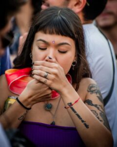 Retratos de la XXXII #MarchaDelOrgullo CABA @marchadelorgulloar ............#LGBT #lesbiana #gay #bisexual #trans #nobinarie #orgullo2023 #orgullo #lgbtq #retratos #retrato #fotoperiodismo #fotografiacalle (32)