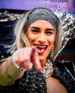 Retratos de la XXXII #MarchaDelOrgullo CABA @marchadelorgulloar ............#LGBT #lesbiana #gay #bisexual #trans #nobinarie #orgullo2023 #orgullo #lgbtq #retratos #retrato #fotoperiodismo #fotografiacalle (35)