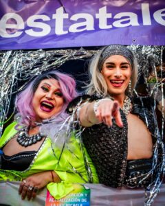 Retratos de la XXXII #MarchaDelOrgullo CABA @marchadelorgulloar ............#LGBT #lesbiana #gay #bisexual #trans #nobinarie #orgullo2023 #orgullo #lgbtq #retratos #retrato #fotoperiodismo #fotografiacalle (36)