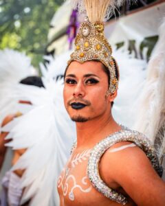 Retratos de la XXXII #MarchaDelOrgullo CABA @marchadelorgulloar ............#LGBT #lesbiana #gay #bisexual #trans #nobinarie #orgullo2023 #orgullo #lgbtq #retratos #retrato #fotoperiodismo #fotografiacallej (1)