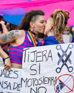 #orgulloba #marchadelorgullo #diversidad #lgbtpride #pride #gaypride #lgbtq #photooftheday #buenosaires @marchadelorgulloar @argay.ar @redeslgbt @lgbt @falgbt @carteleralgbtar