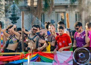 #orgulloba #marchadelorgullo #diversidad #lgbtpride #pride #photooftheday #buenosaires #obelisco #streetphotography #cubanphotographer @marchadelorgulloar @argay.ar @redeslgbt @lgbt @falgbt @carteleralgbta (1)