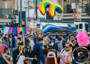 #orgulloba #marchadelorgullo #diversidad #lgbtpride #pride #photooftheday #buenosaires #obelisco #streetphotography #cubanphotographer @marchadelorgulloar @argay.ar @redeslgbt @lgbt @falgbt @carteleralgbta (4)